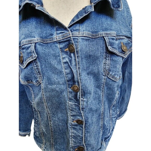 Torrid Denim Jacket Size 2/2X Pockets Button Front - Picture 2 of 8